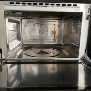 Microwave absolutely Clean with good fragrance after cleaning with Emera